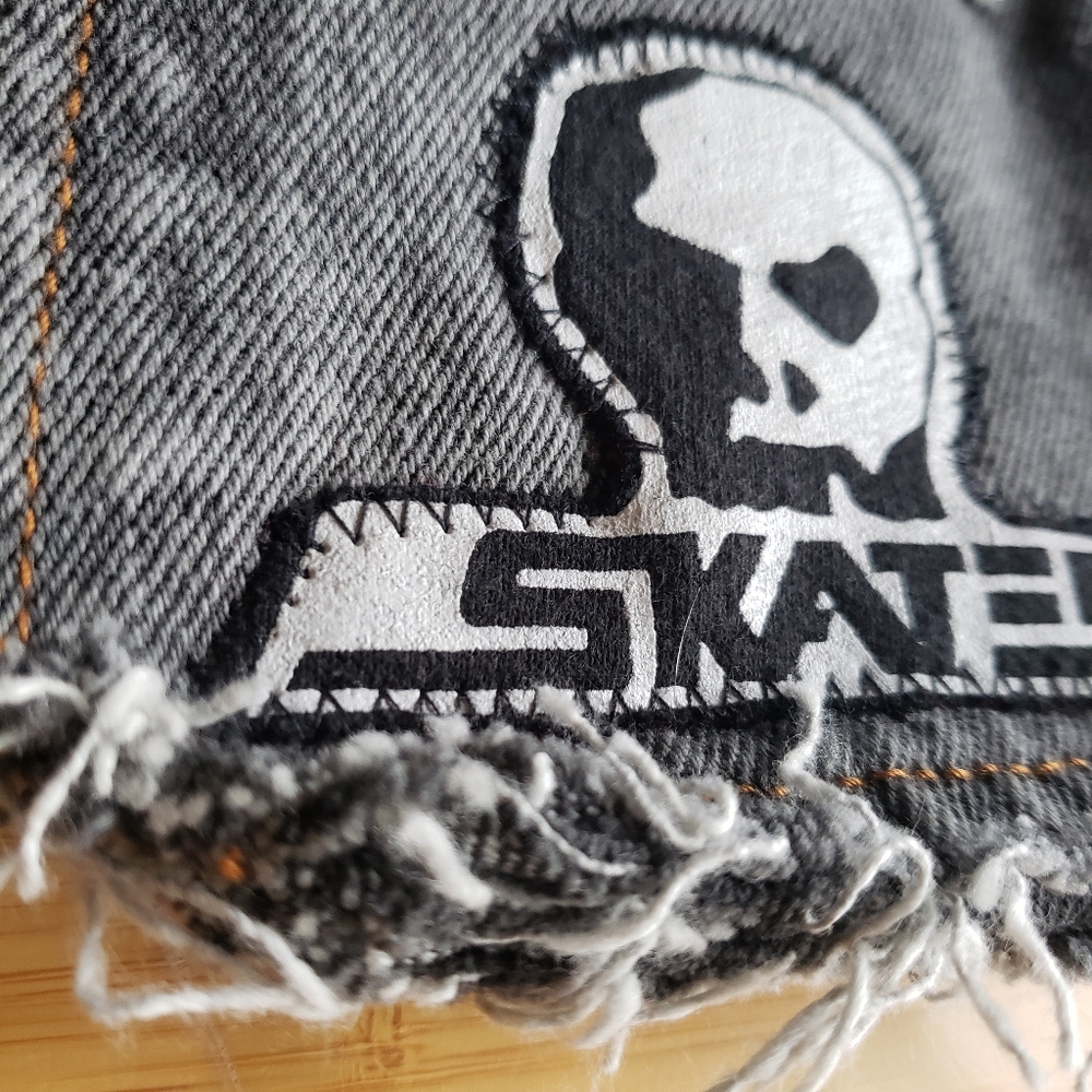 Handmade OOAK Grey Denim Jean Crop Acid Wash Vest Cobra Outlaw + Skull Skates - Picture 5 of 15